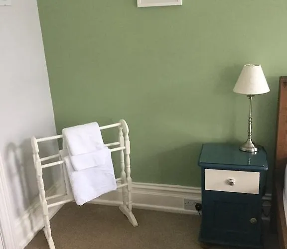 לינה וארוחת בוקר Damson קזיק