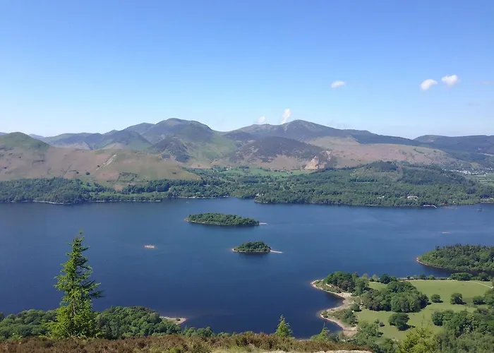 לינה וארוחת בוקר Damson קזיק