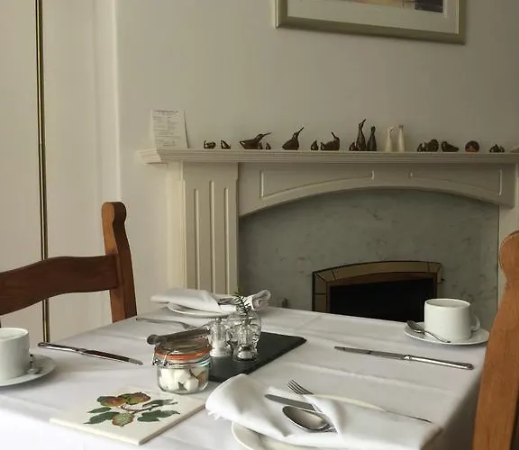 Damson לינה וארוחת בוקר קזיק