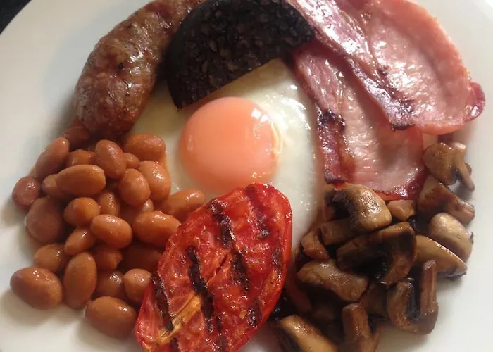 לינה וארוחת בוקר Damson