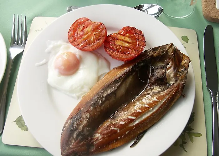 לינה וארוחת בוקר Damson 4*